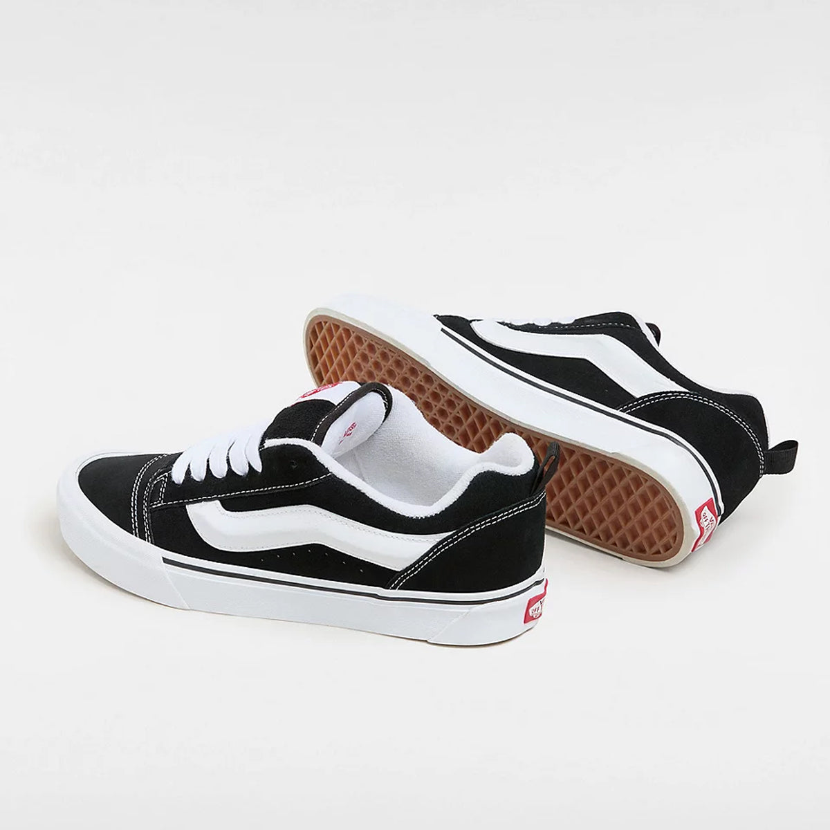 Sneakers Knu Skool Black True White